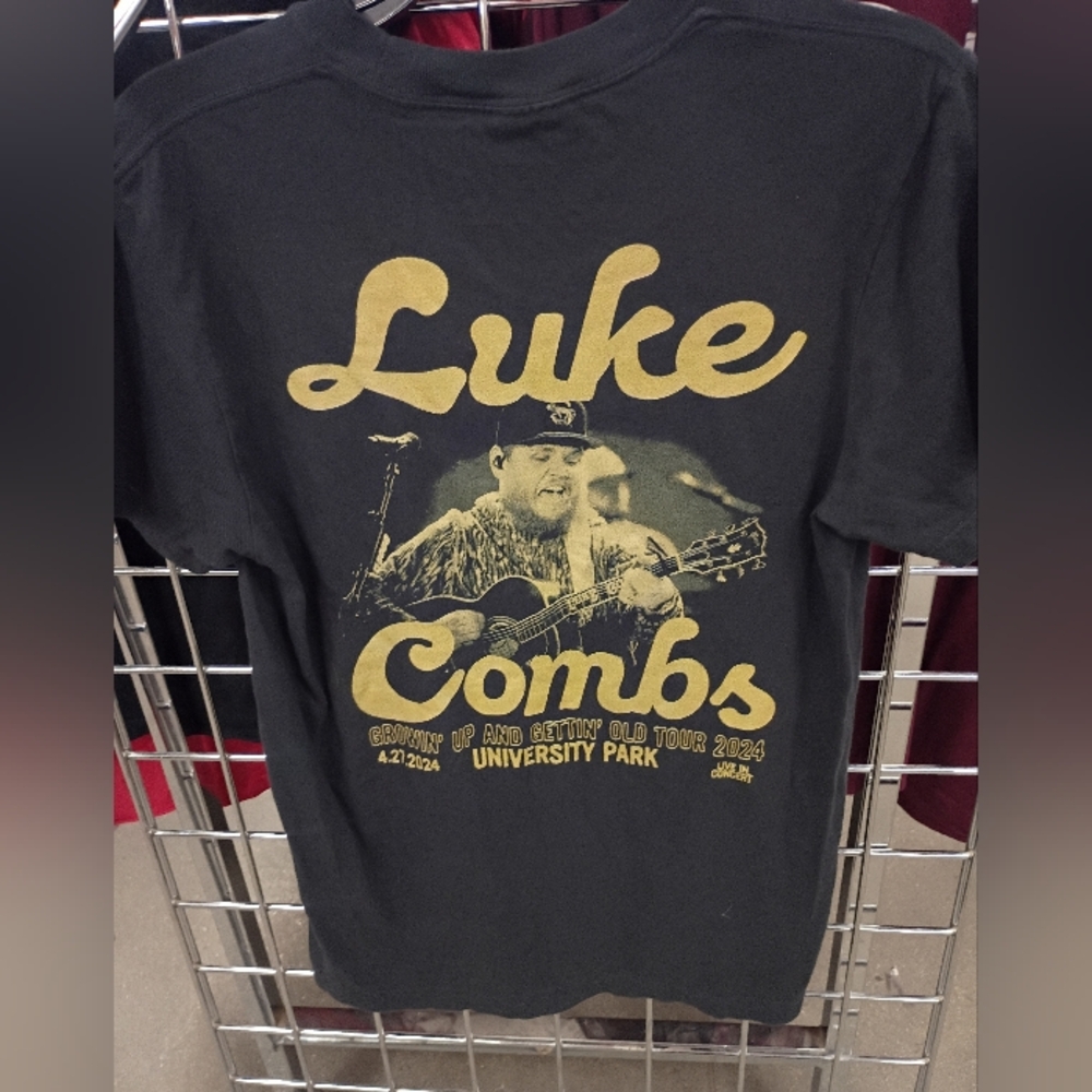 Comfort Colors Luke Combs Concert Black Short-Sleeve Tee with Gold Graphic